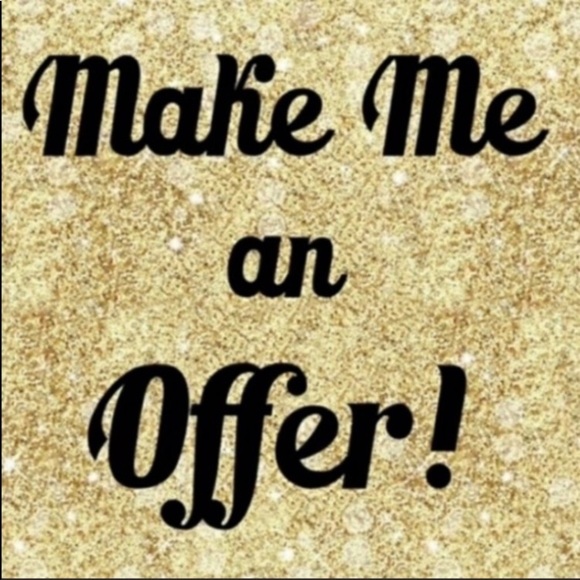 🎉 MAKE AN OFFER 2025 FALL CLOSET SALE - Picture 4 of 15